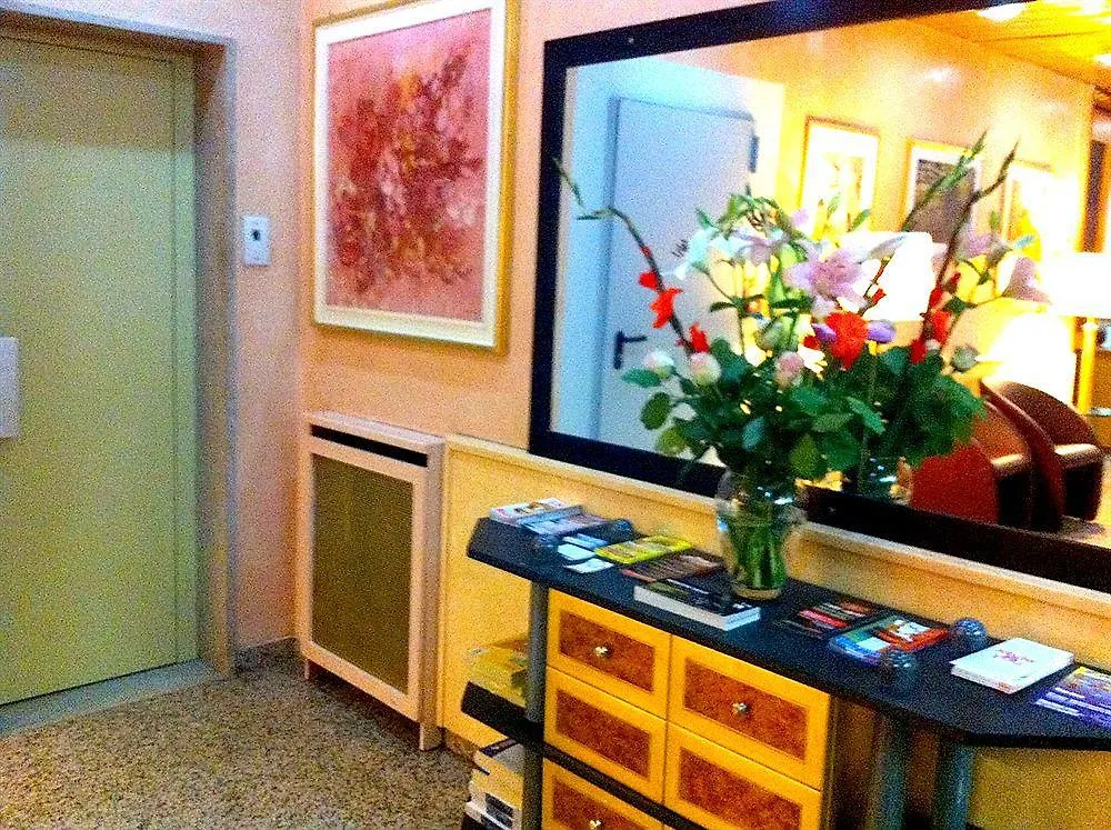 Hotel Lugano Milán 3*,  Italia