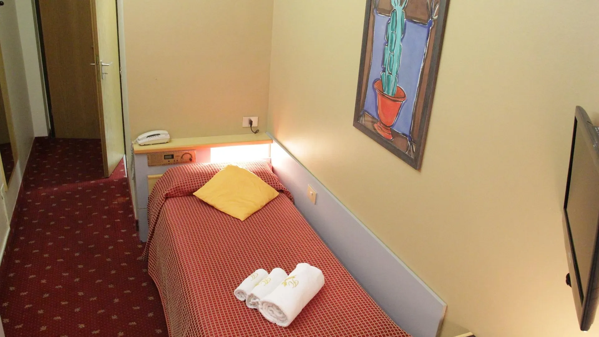 Hotel Lugano Milán 3*,