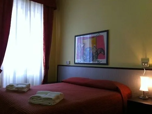 Hotel Lugano Milán 3*,