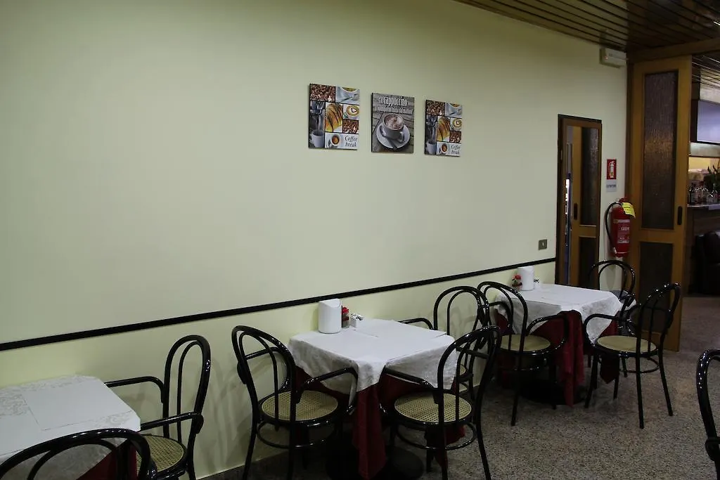 Hotel Lugano Milán 3*,
